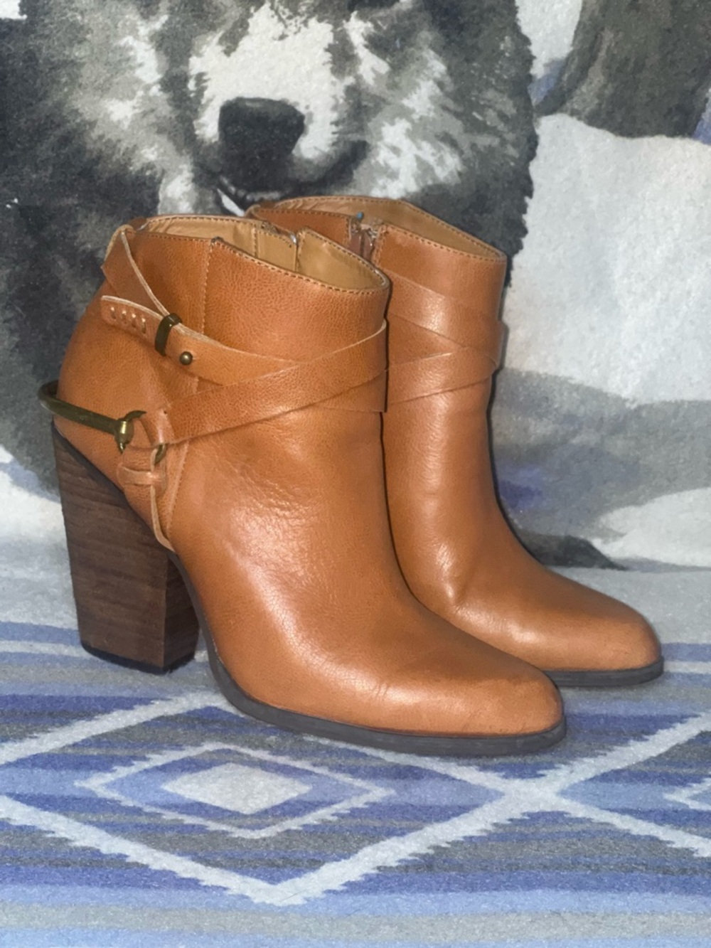Very Volatile Tan Leather Heeled Ankle Booties W/ Wrap Strap Size 8